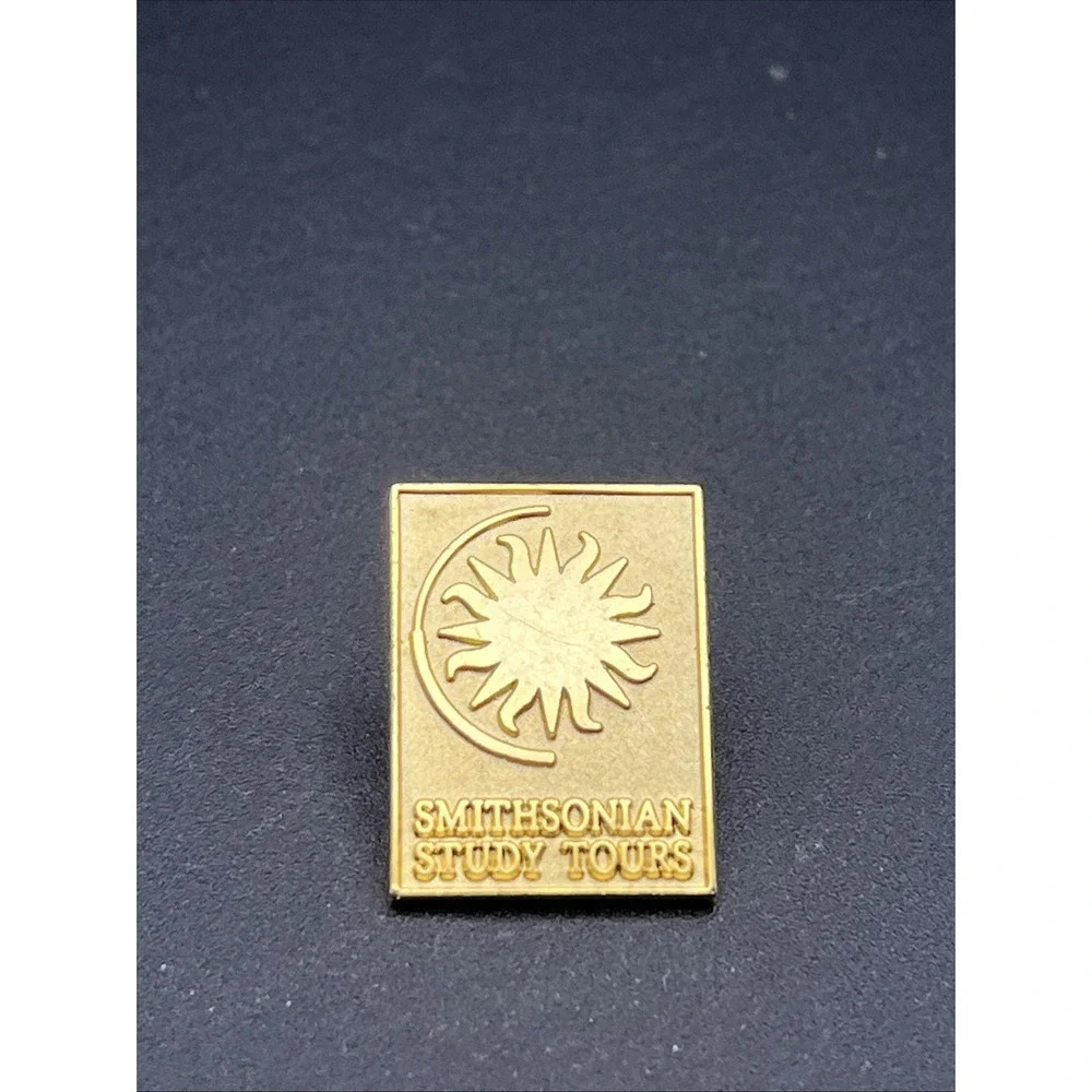 Smithsonian‎ Museum Study Tours Gold Tone Lapel Hat Pin